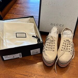 Gucci Women’s Beige Canvas shoes